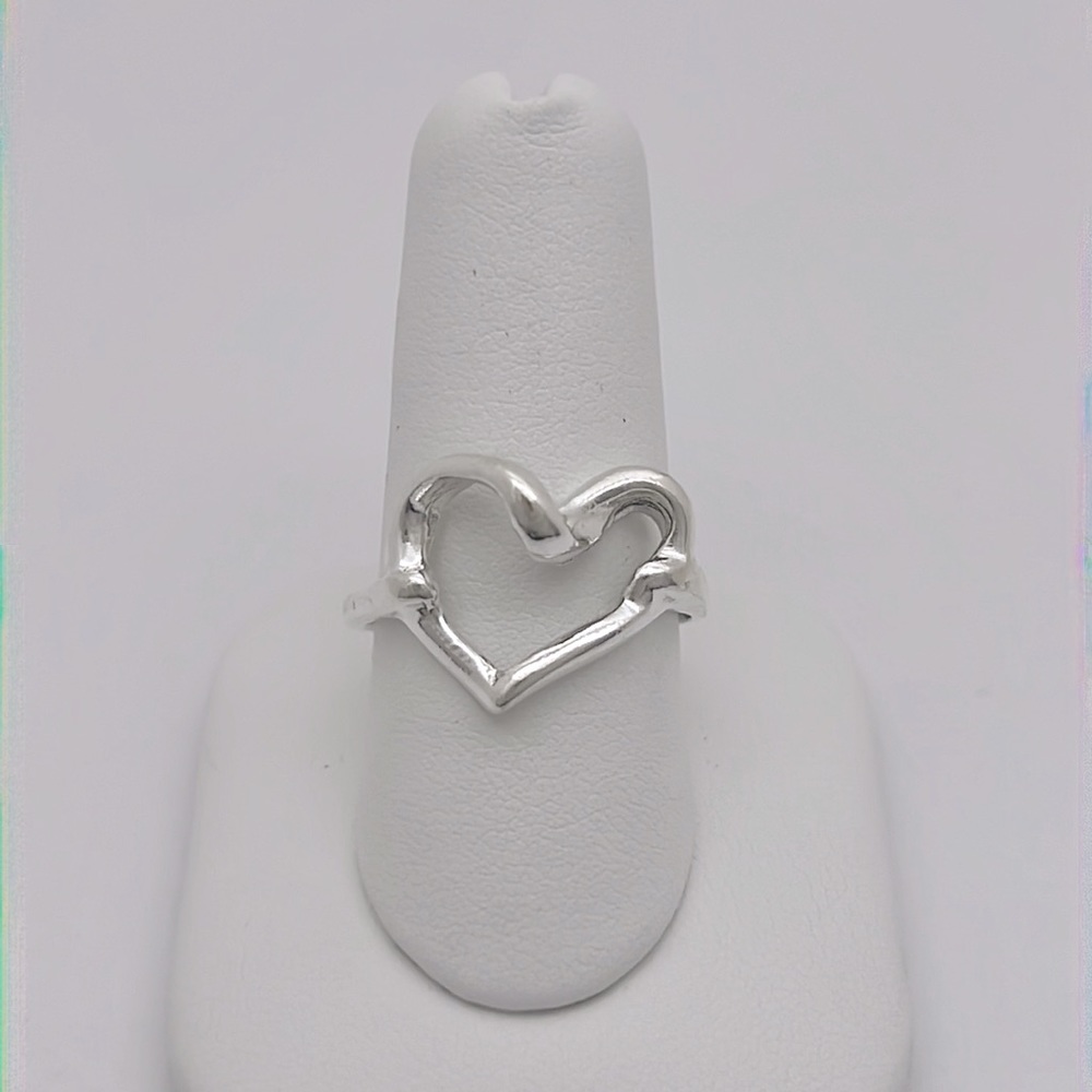 Sterling Silver (925) Women’s Ring w/ Heart Design